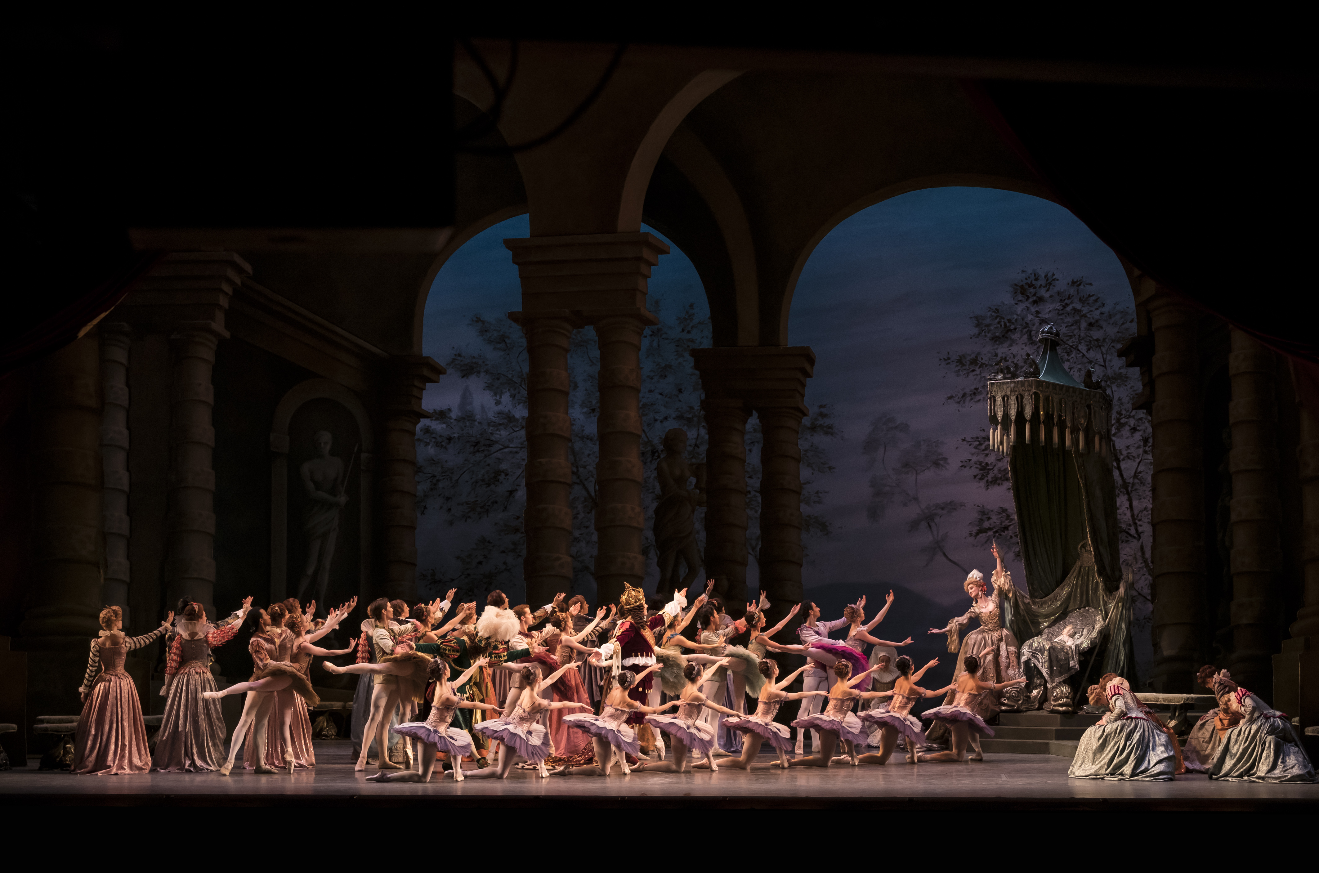 „Dornröschen“ aus dem Royal Opera House London live in den deutschen Kinos: ein grandioses Ballett in einer historisch bedeutsamen Inszenierung