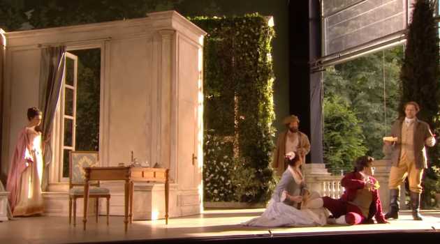 Die Aufführung von Mozarts Oper Le nozze di Figaro im englischen Wormsley Park