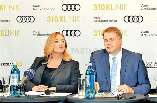 Katharina Wagner und der Geschäftsführer Holger von Berg vor seinem Ausscheiden 