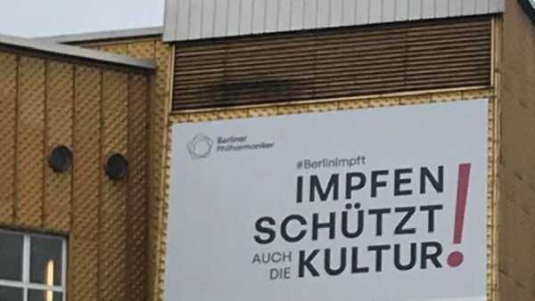 Plakat der Berliner Philharmoniker: Impfen schützt auch die Kultur!