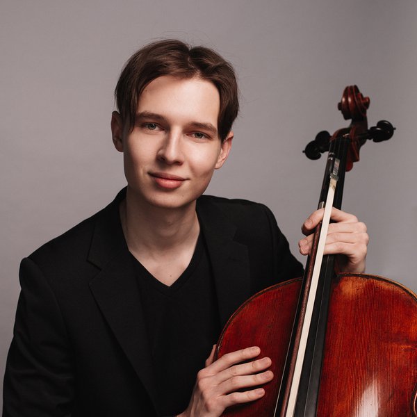 Der Cellist Ivan Skanavi
