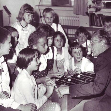 Carl Orff 1964 im SOS-Kinderdorf Dießen (c) Fred Lindinger, Archiv Carl-Orff-Stiftung
