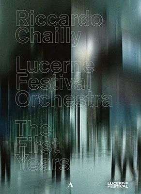 Riccardo Chailly dirigiert das Lucerne Festival Orchestra