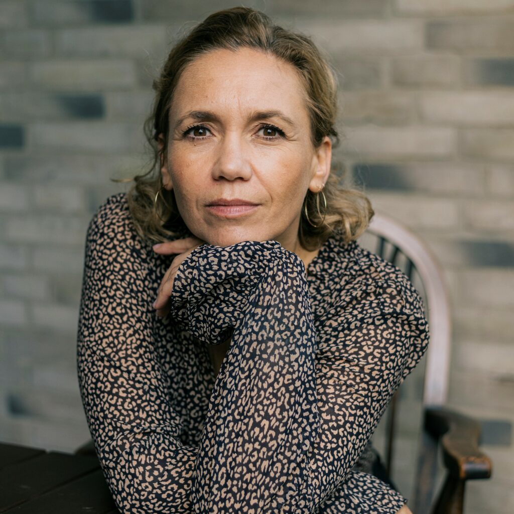 Carolin Pirich, Autorin und Moderatorin