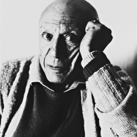Porträt von Pablo Picasso im Atelier in Notre-Dame-de-Vie