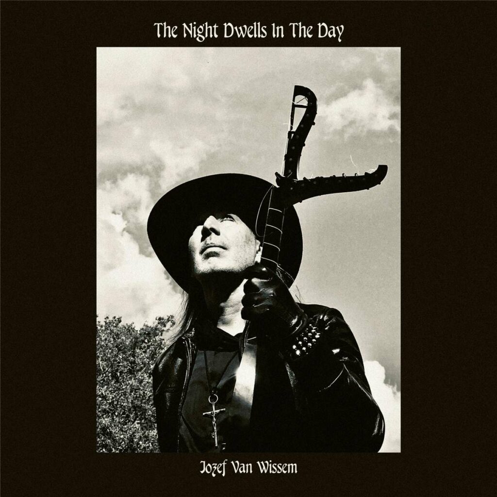 The Night dwells in the Day (180g)