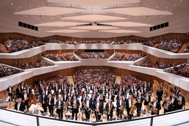 Dresdner Philharmonie mit Publikum im Konzertsaal