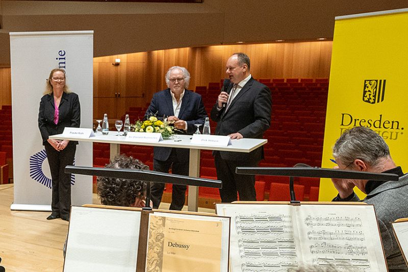 v.l.n.r.: Frauke Roth, Sir Donald Runnicles, Dirk Hilbert