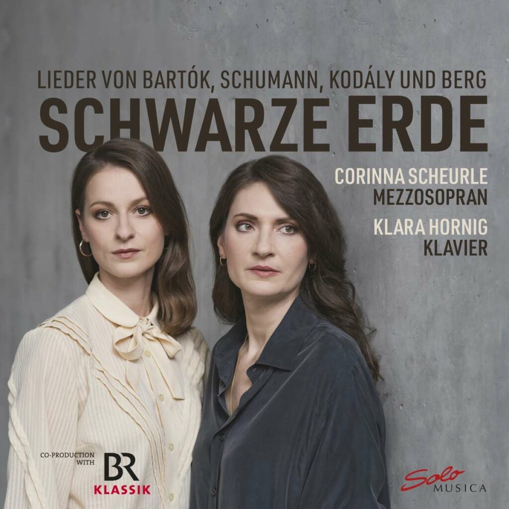 Corinna Scheurle & Klara Hornig - Schwarze Erde