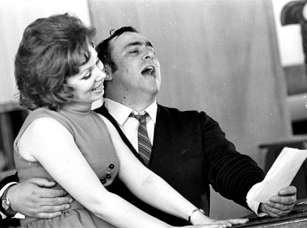 Luciano Pavarotti und Mirella Freni
